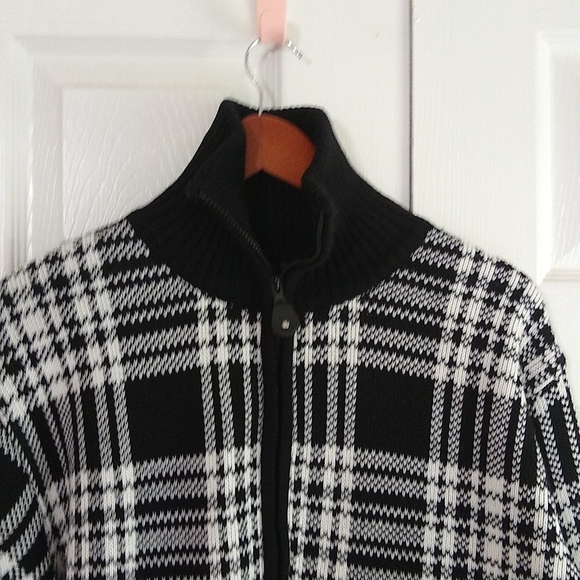 Buffalo check zip front front pockets size large - Picture 4 of 11